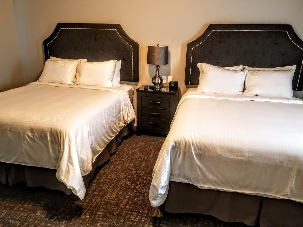 Resort At Eagle Point Golf Club Lodging Екстериор снимка