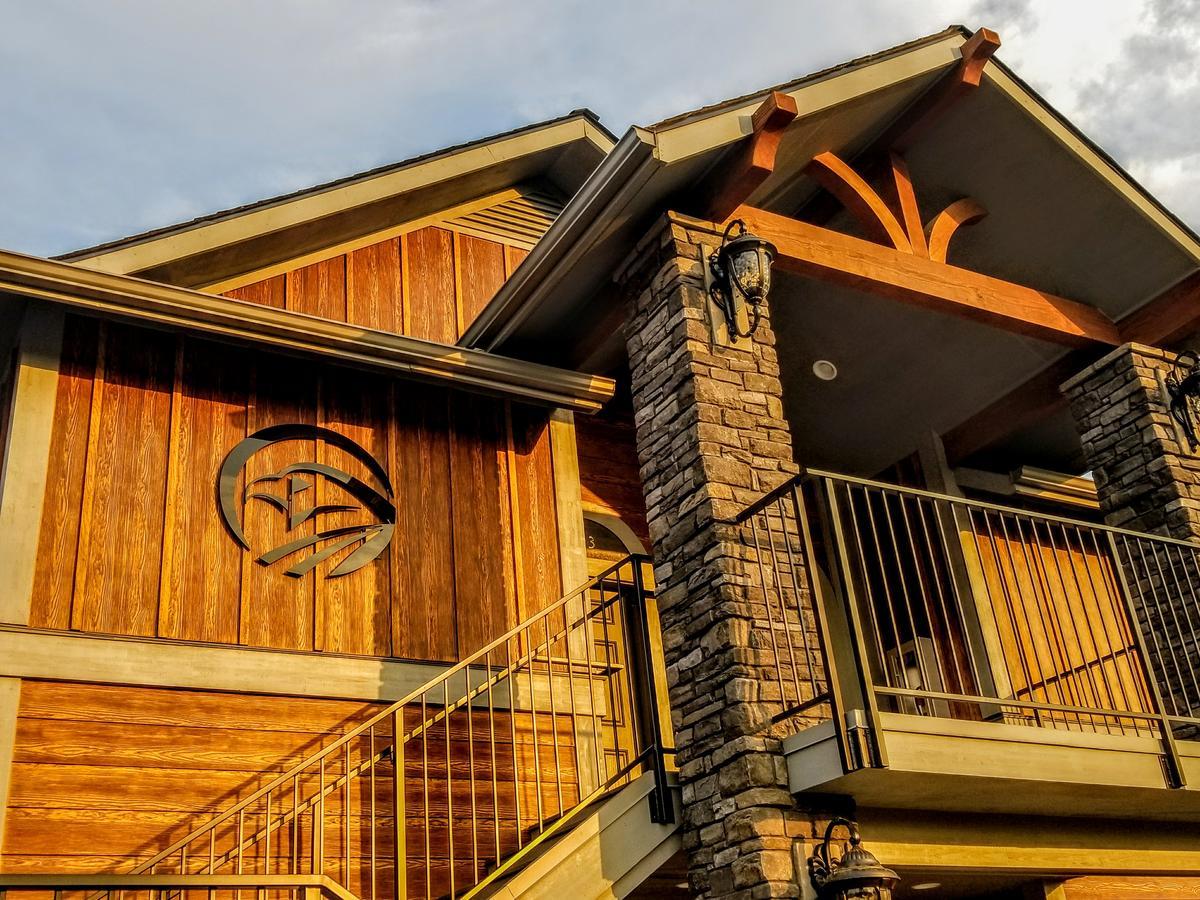 Resort At Eagle Point Golf Club Lodging Екстериор снимка