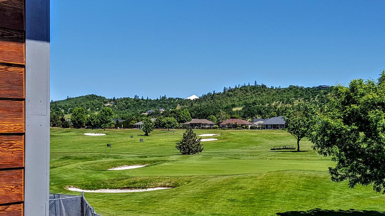Resort At Eagle Point Golf Club Lodging Екстериор снимка