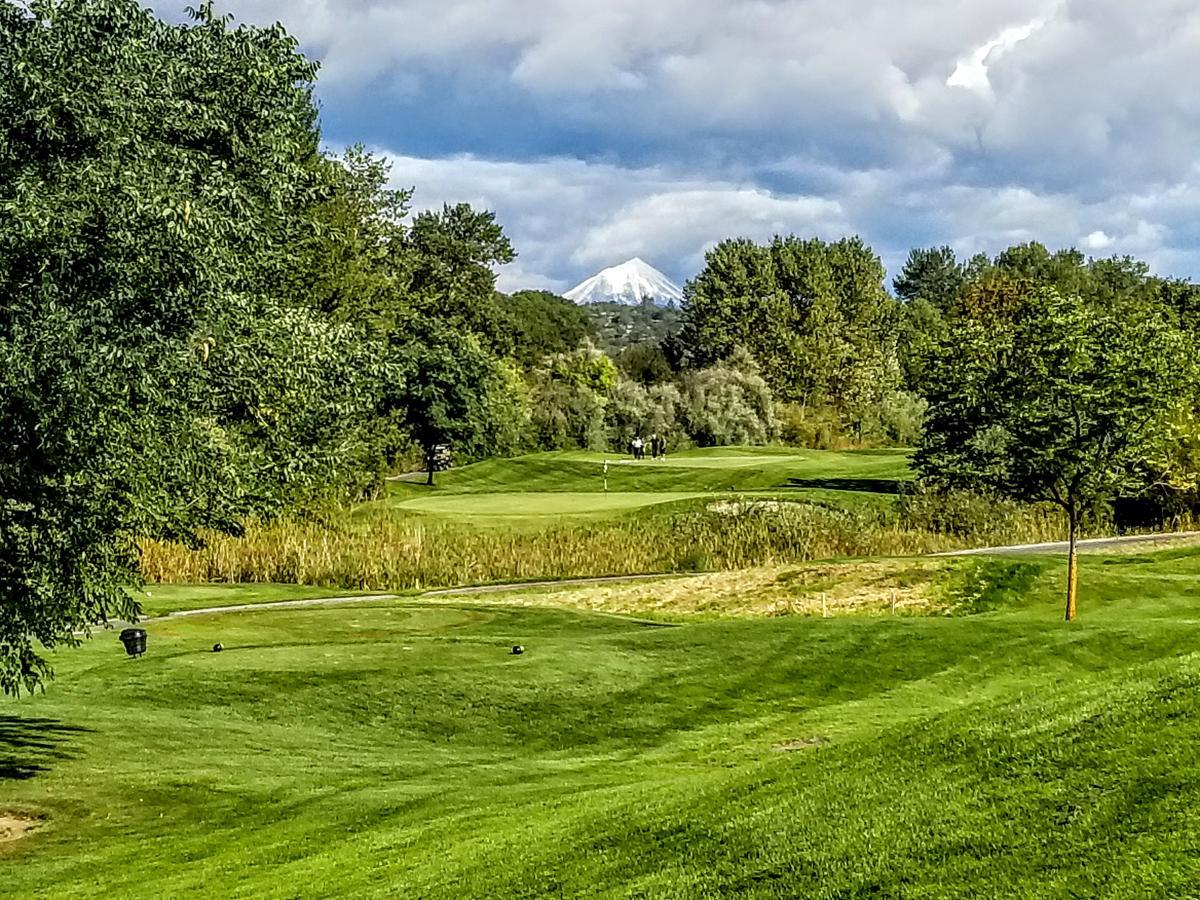 Resort At Eagle Point Golf Club Lodging Екстериор снимка
