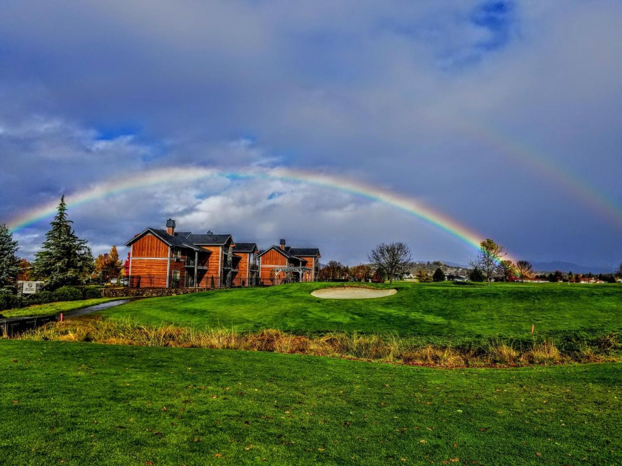Resort At Eagle Point Golf Club Lodging Екстериор снимка