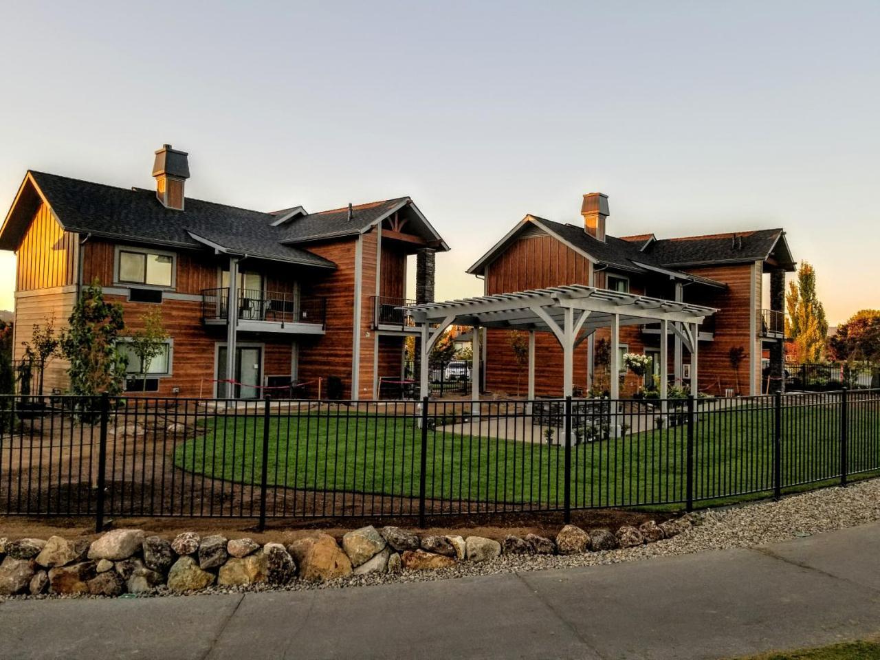 Resort At Eagle Point Golf Club Lodging Екстериор снимка