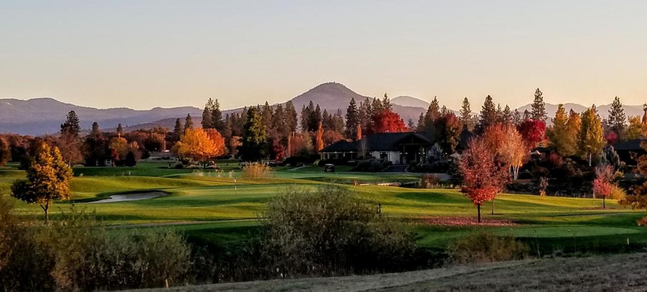 Resort At Eagle Point Golf Club Lodging Екстериор снимка
